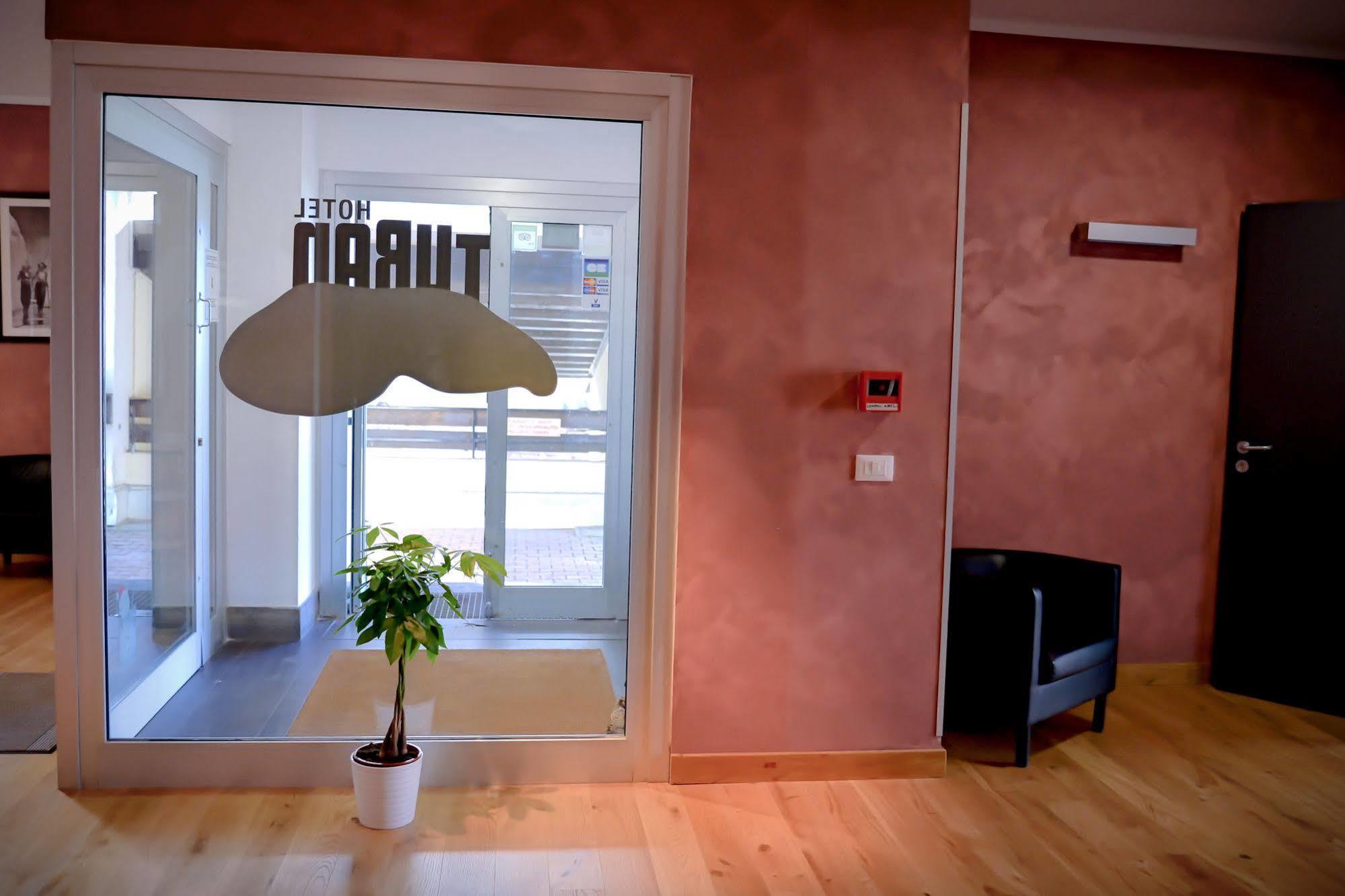 Hotel Turan Λε Ντεζ Αλπ Εξωτερικό φωτογραφία